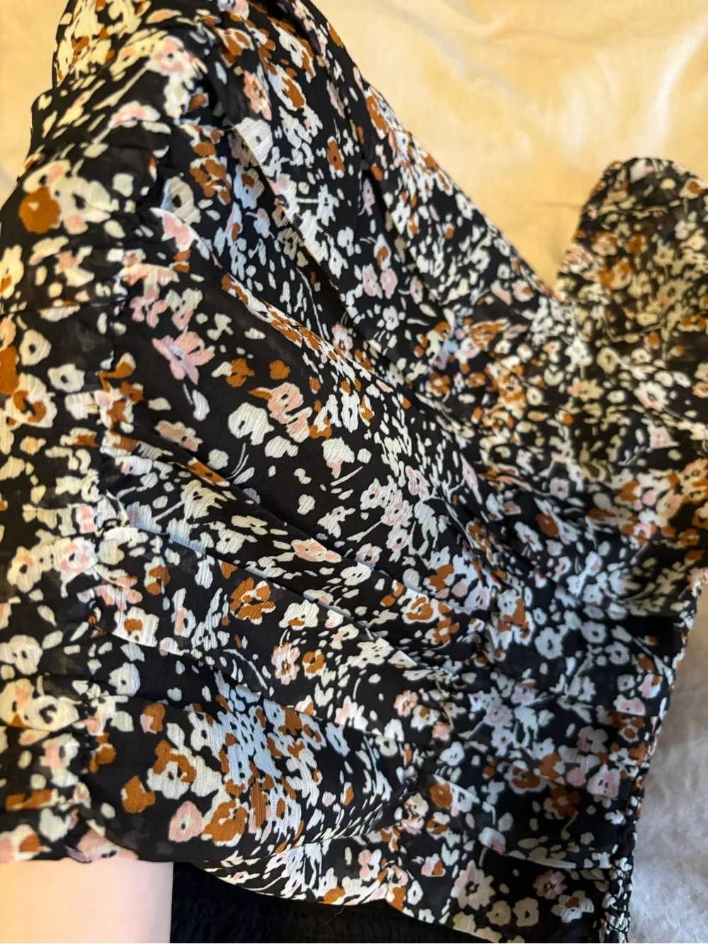 Lulu's Black Floral Square-Neck Puff Sleeve Crop Top - Picture 4 of 16